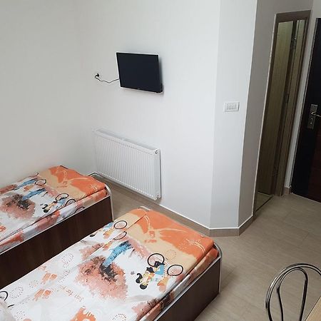 Hotel Onalisa à Arad Extérieur photo