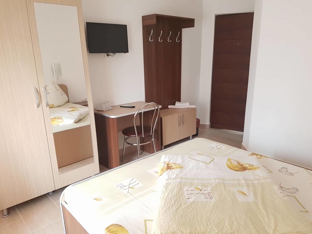 Hotel Onalisa à Arad Extérieur photo